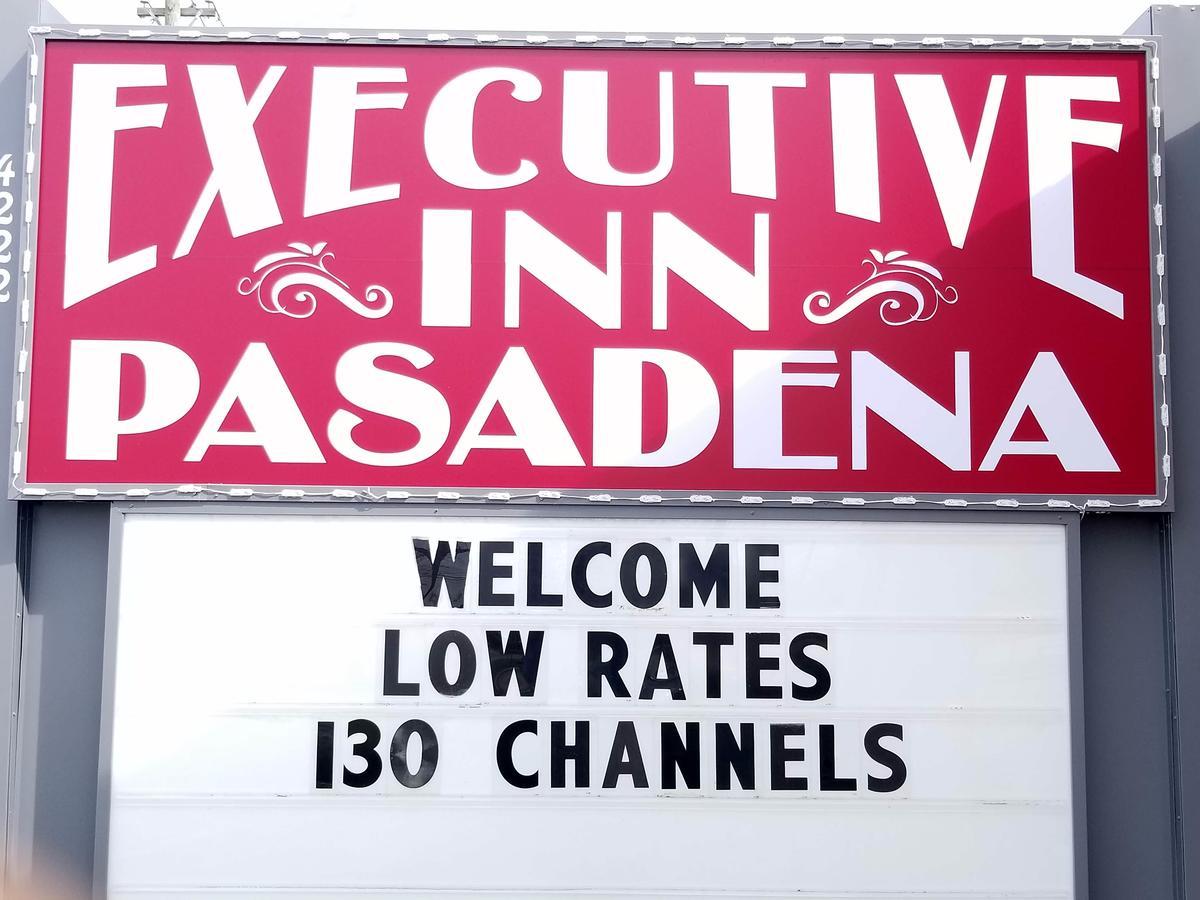 Executive Inn Pasadena Esterno foto