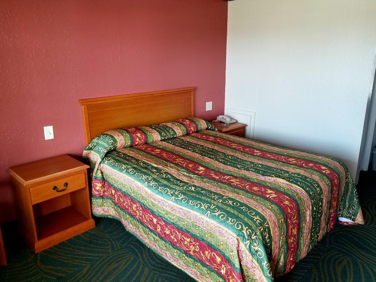 Executive Inn Pasadena Esterno foto